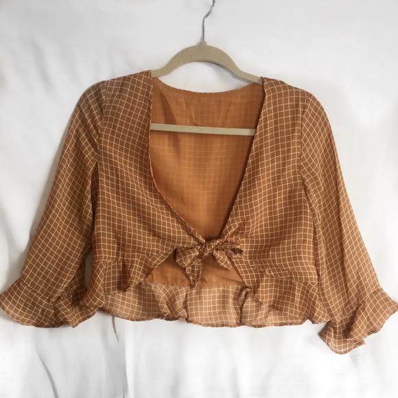 Cropped Ruffled Top - Picture 4 of 4